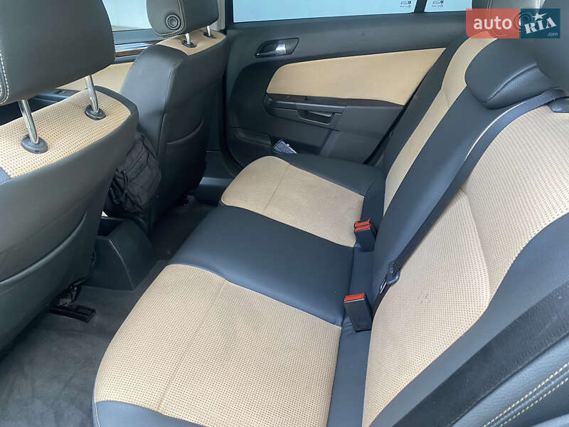 Універсал Opel Astra 2008 в Овручі
