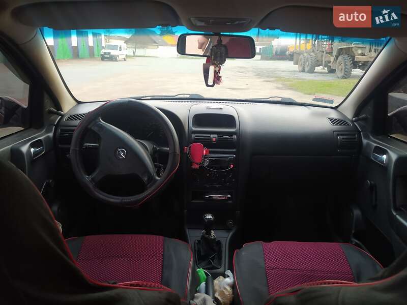 Седан Opel Astra 2001 в Звягеле