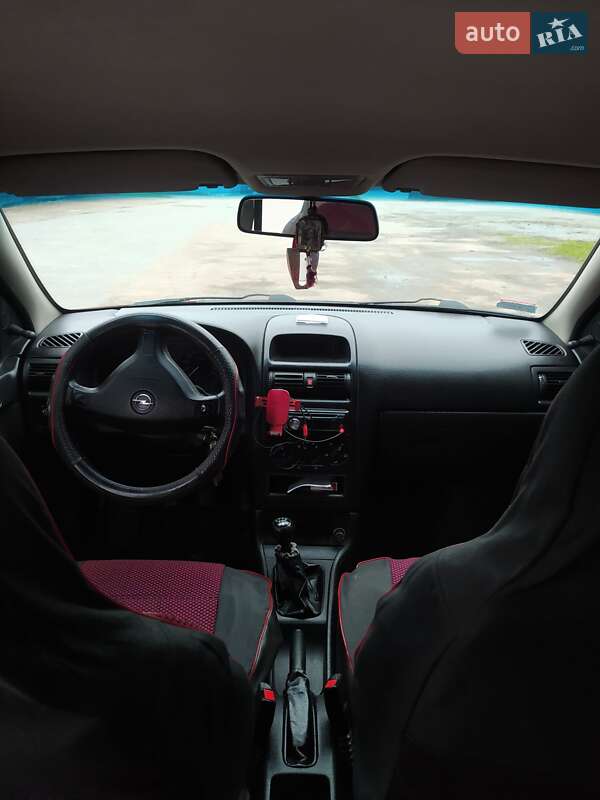 Седан Opel Astra 2001 в Звягеле