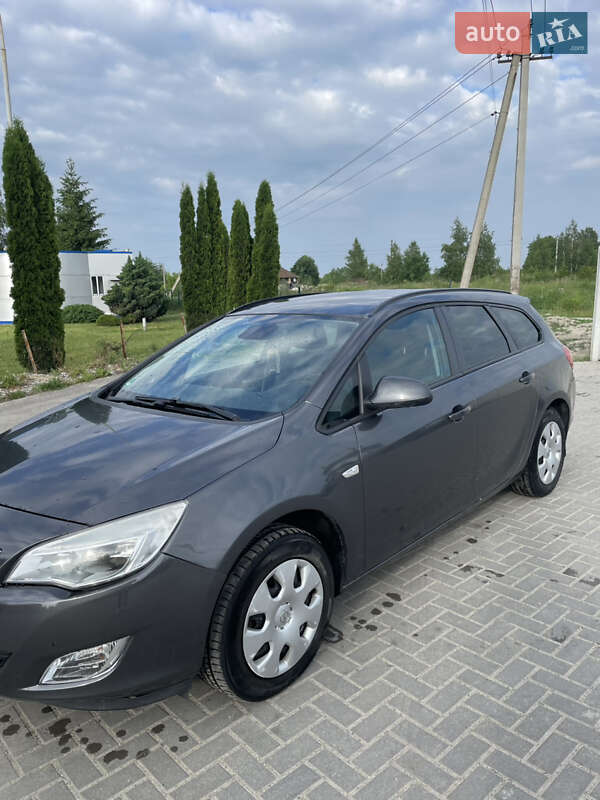 Opel Astra 2011