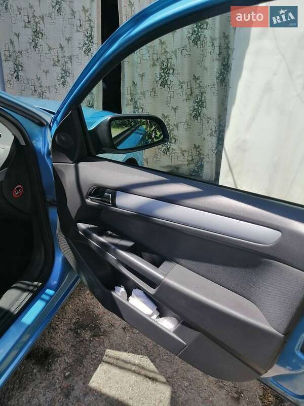 Хэтчбек Opel Astra 2004 в Кропивницком