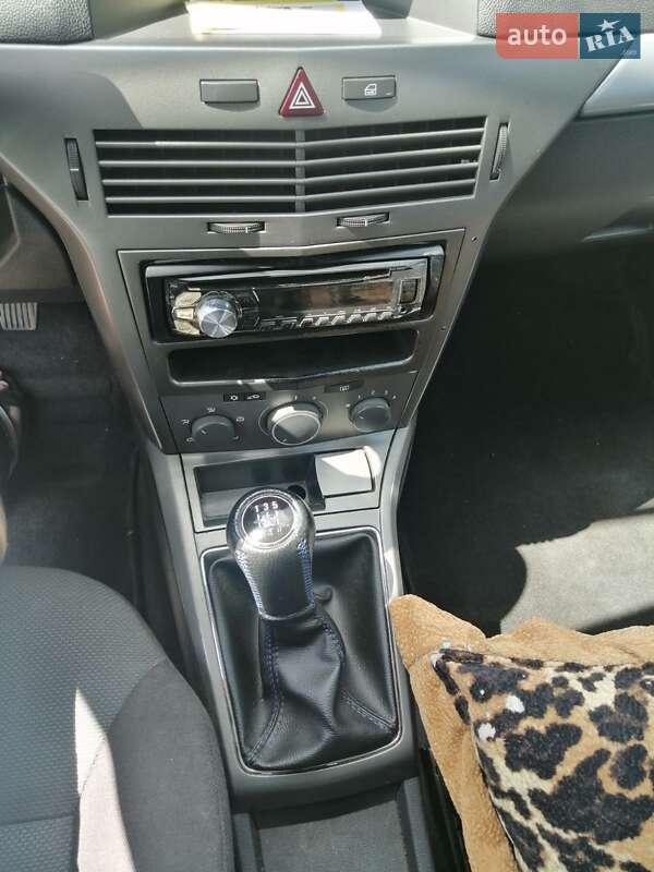 Хэтчбек Opel Astra 2004 в Кропивницком