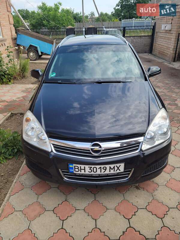 Универсал Opel Astra 2007 в Измаиле