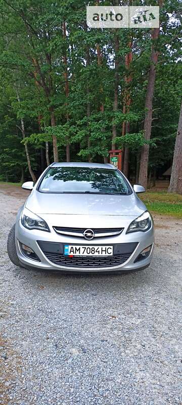 Універсал Opel Astra 2014 в Звягелі