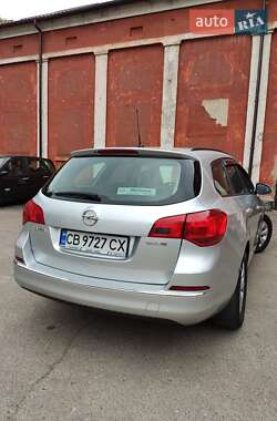 Универсал Opel Astra 2015 в Чернигове