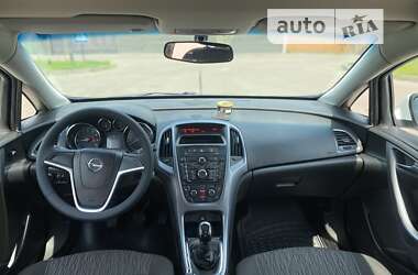 Универсал Opel Astra 2012 в 