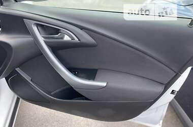 Универсал Opel Astra 2012 в 