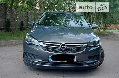 Универсал Opel Astra 2016 в Ровно