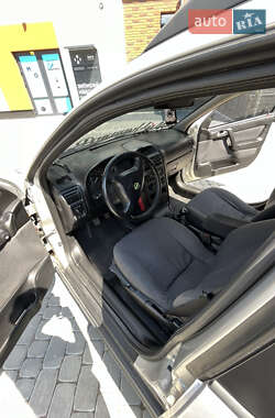 Универсал Opel Astra 2004 в 