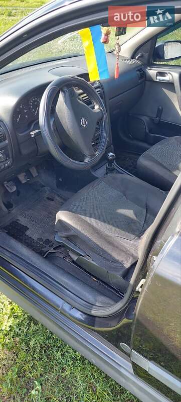 Седан Opel Astra 2005 в Кобеляках