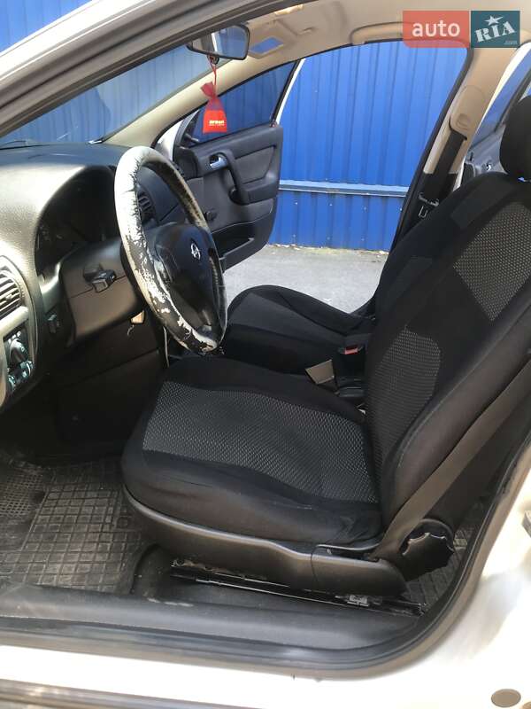 Універсал Opel Astra 2004 в Києві