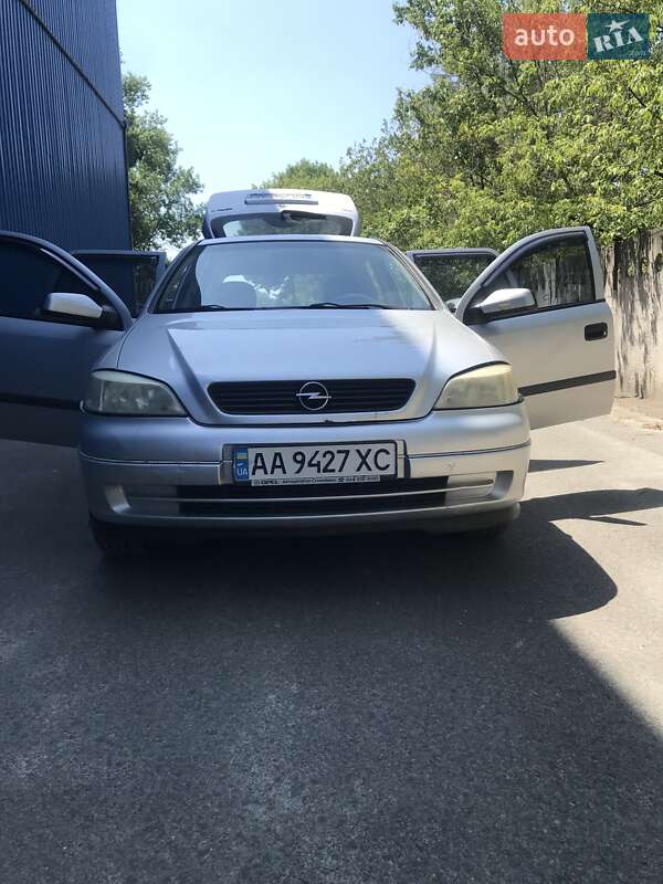 Універсал Opel Astra 2004 в Києві
