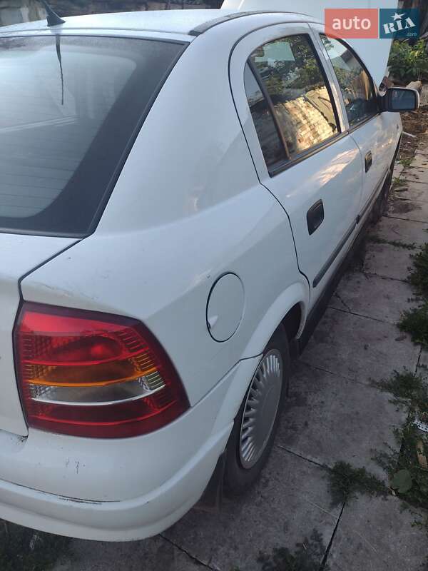 Хэтчбек Opel Astra 2000 в Желтых Водах