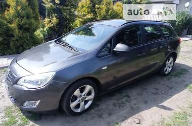 Універсал Opel Astra 2011 в Бурштині