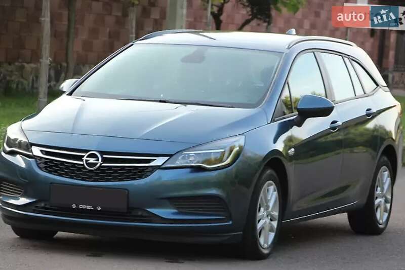 Универсал Opel Astra 2017 в Ровно