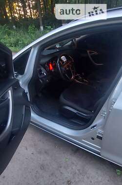 Универсал Opel Astra 2011 в 