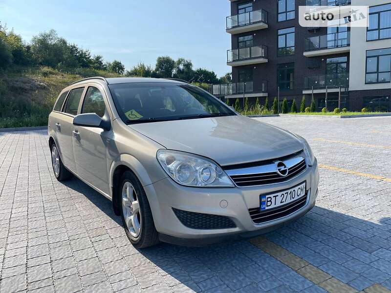 Універсал Opel Astra 2009 в Львові