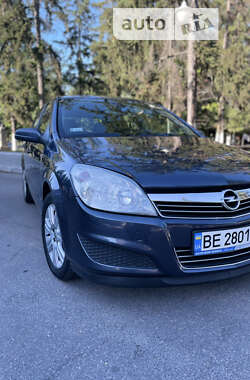 Хэтчбек Opel Astra 2008 в Первомайске