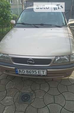 Универсал Opel Astra 1997 в Чопе