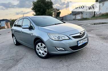 Универсал Opel Astra 2011 в Киеве