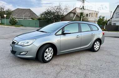 Универсал Opel Astra 2011 в Киеве