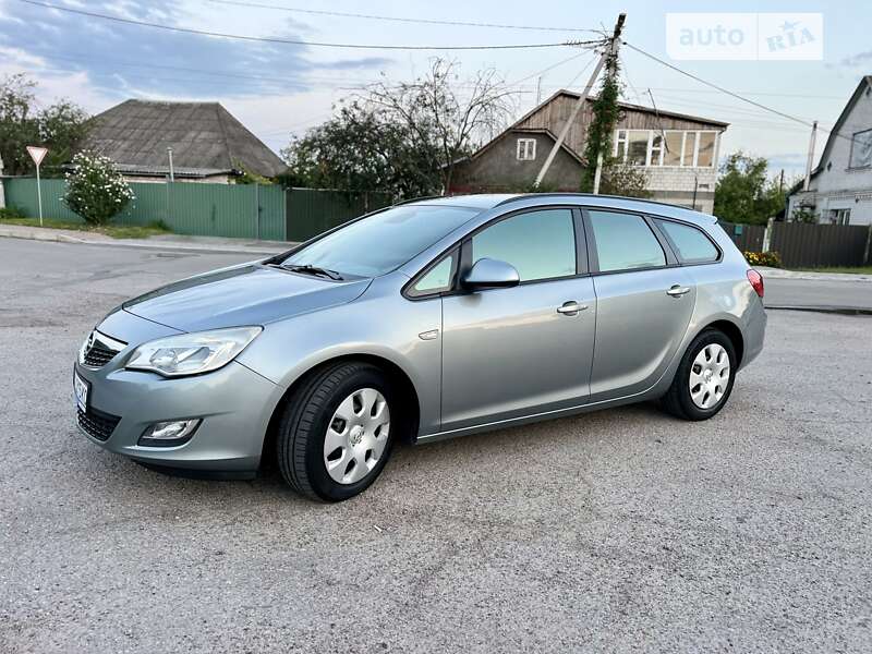 Opel Astra 2011