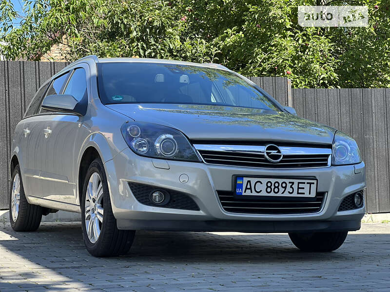 Универсал Opel Astra 2009 в 
