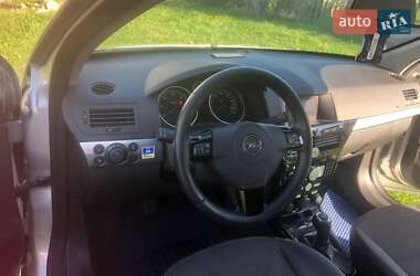 Универсал Opel Astra 2010 в Луцке