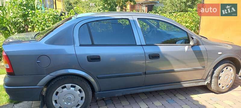 Седан Opel Astra 2008 в 