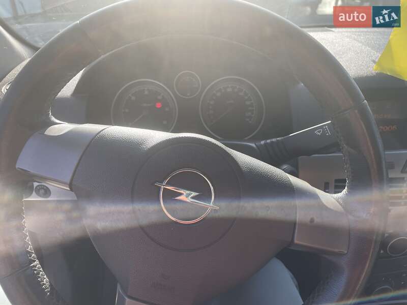 Універсал Opel Astra 2006 в Харкові