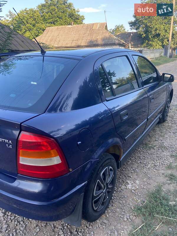 Хэтчбек Opel Astra 2004 в Бершади