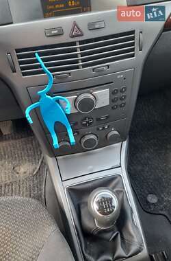 Універсал Opel Astra 2004 в Києві