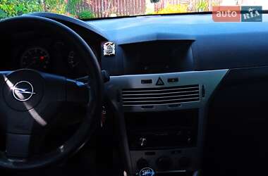 Хетчбек Opel Astra 2008 в 