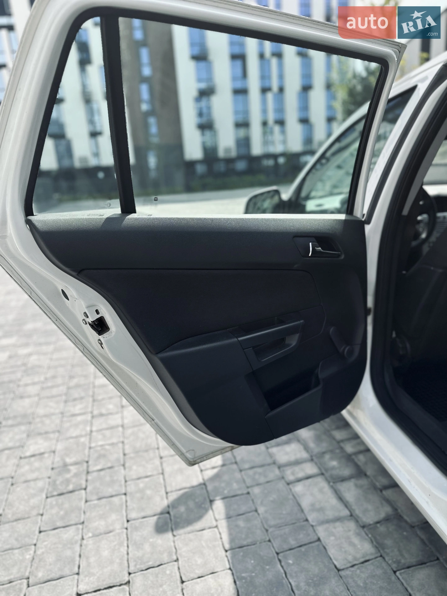 2011 Opel Astra - мініатюра 21