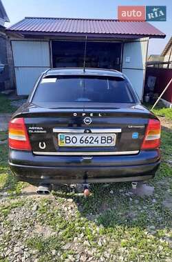 Седан Opel Astra 2006 в Чорткові