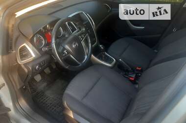 Универсал Opel Astra 2010 в 