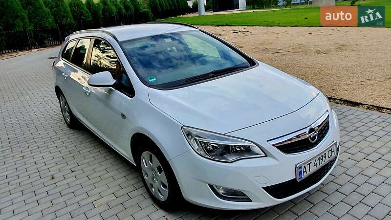 Opel Astra 2011