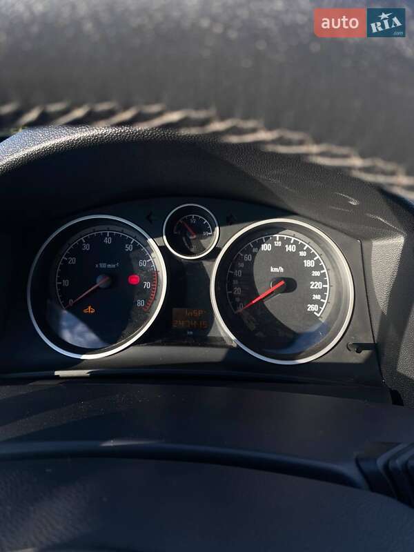 Универсал Opel Astra 2008 в Ровно