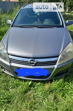 Універсал Opel Astra 2005 в Ужгороді