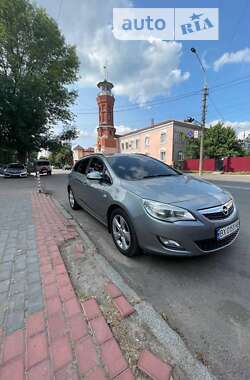 Универсал Opel Astra 2010 в 