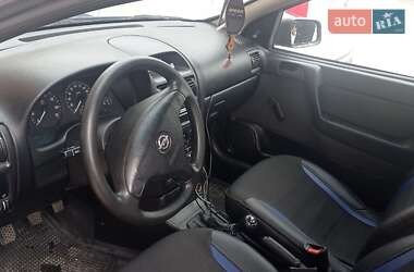 Седан Opel Astra 2005 в Сумах
