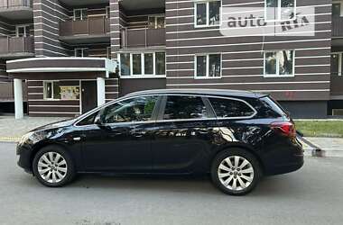 Универсал Opel Astra 2011 в 