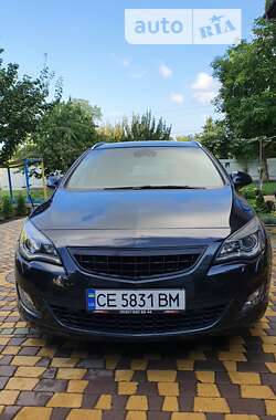 Универсал Opel Astra 2011 в Черновцах