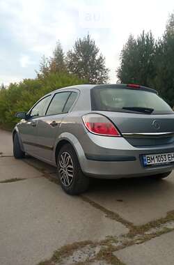 Хэтчбек Opel Astra 2004 в 