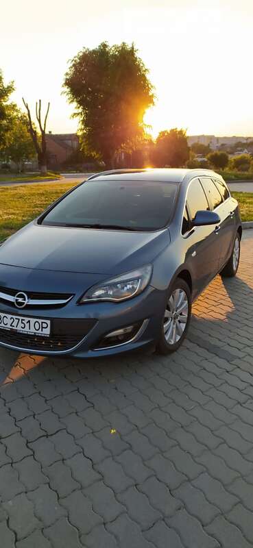 Универсал Opel Astra 2014 в Сокале