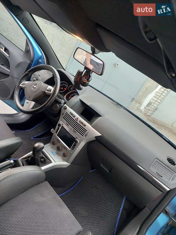 Хетчбек Opel Astra 2006 в Дніпрі