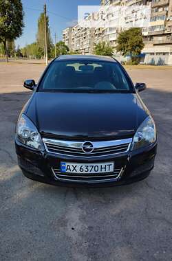 Универсал Opel Astra 2011 в 
