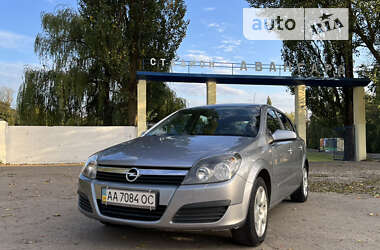 Хэтчбек Opel Astra 2006 в Прилуках