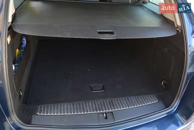 Универсал Opel Astra 2012 в Новоднестровске