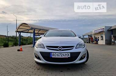 Універсал Opel Astra 2014 в Мукачевому